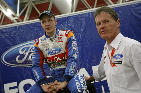 Mikko Hirvonen (tv) er nummer 1 i WRC kørenes mesterskab - Malcom Wilson (th) fra Ford Abu Dhabi World Rally Team nummer 1 i WRC konstruktørenes mesterskab.